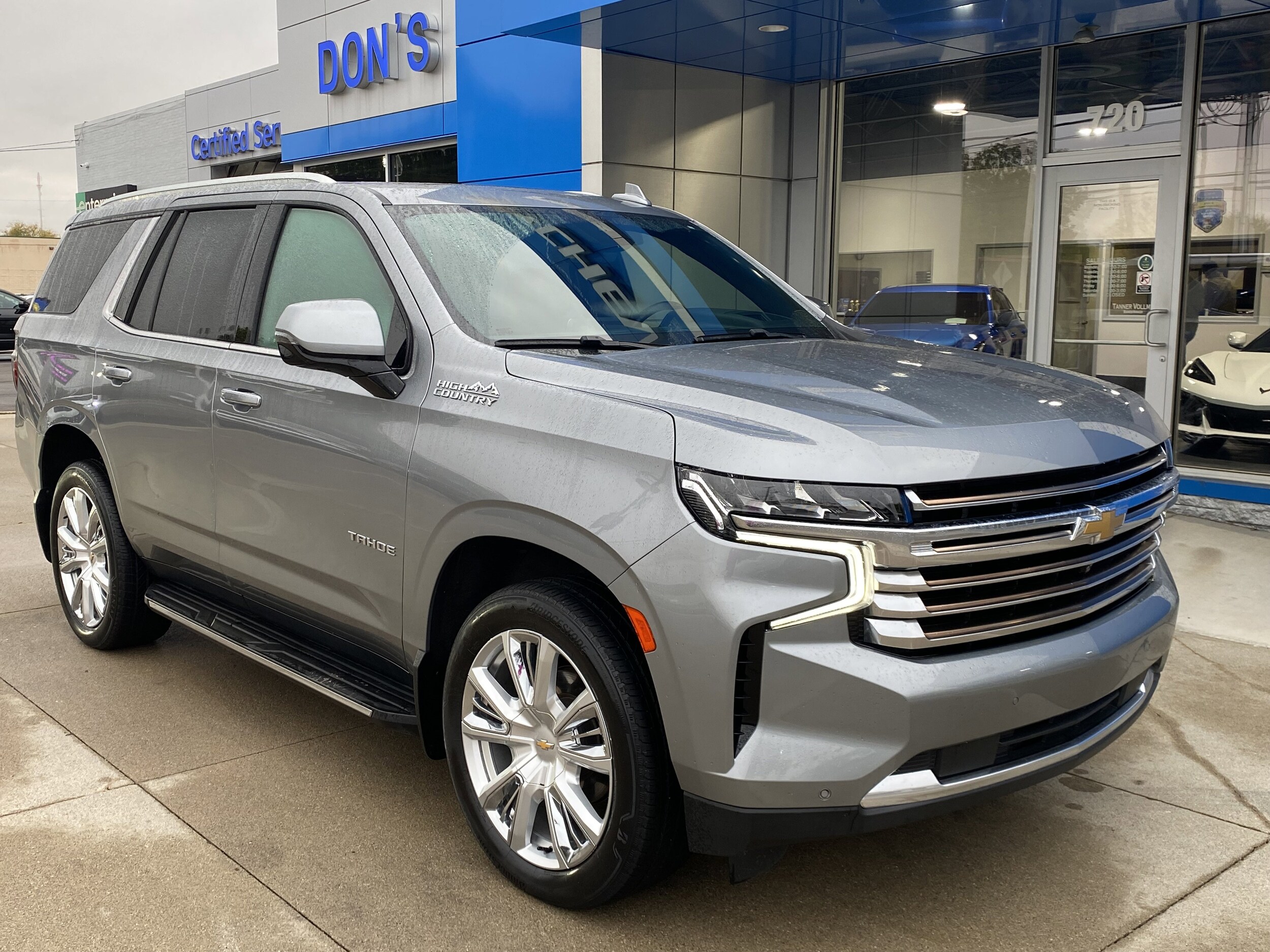 2023 Chevrolet Tahoe High Country photo 2