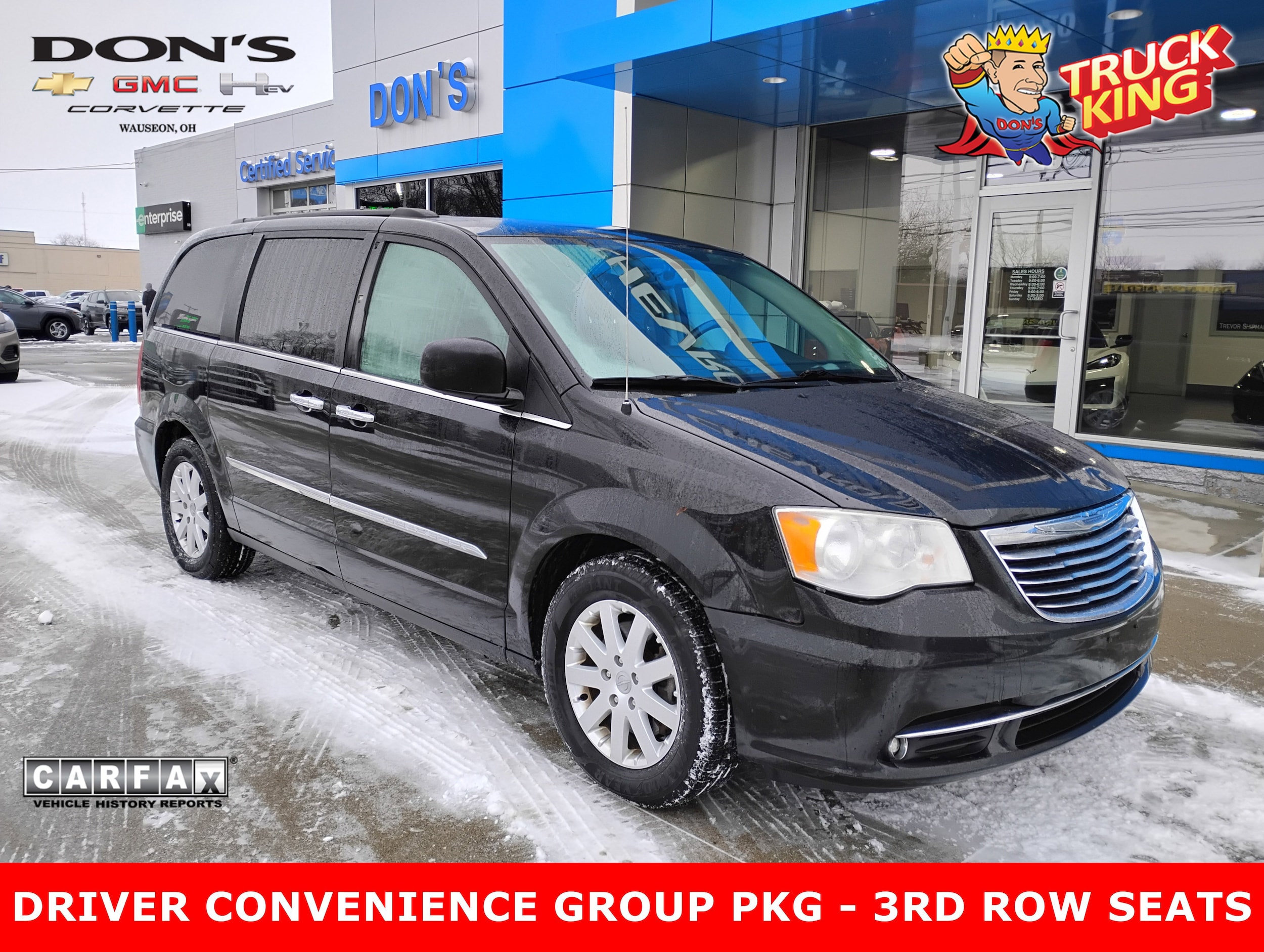 2015 Chrysler Town & Country Touring's photo