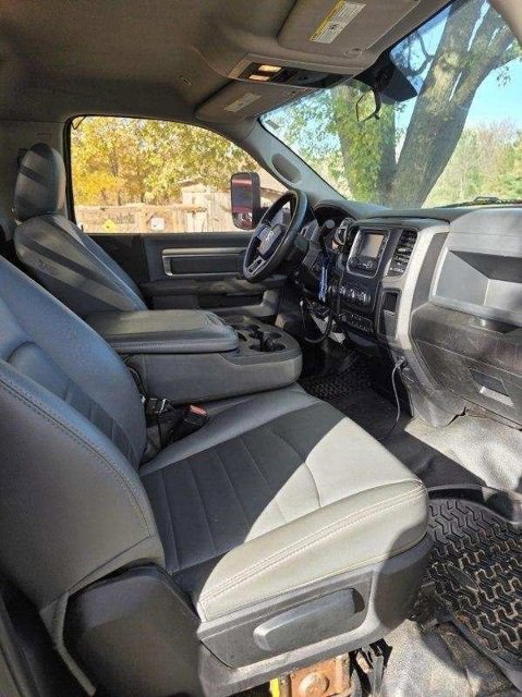 2017 Ram 3500 Tradesman SLT photo 3