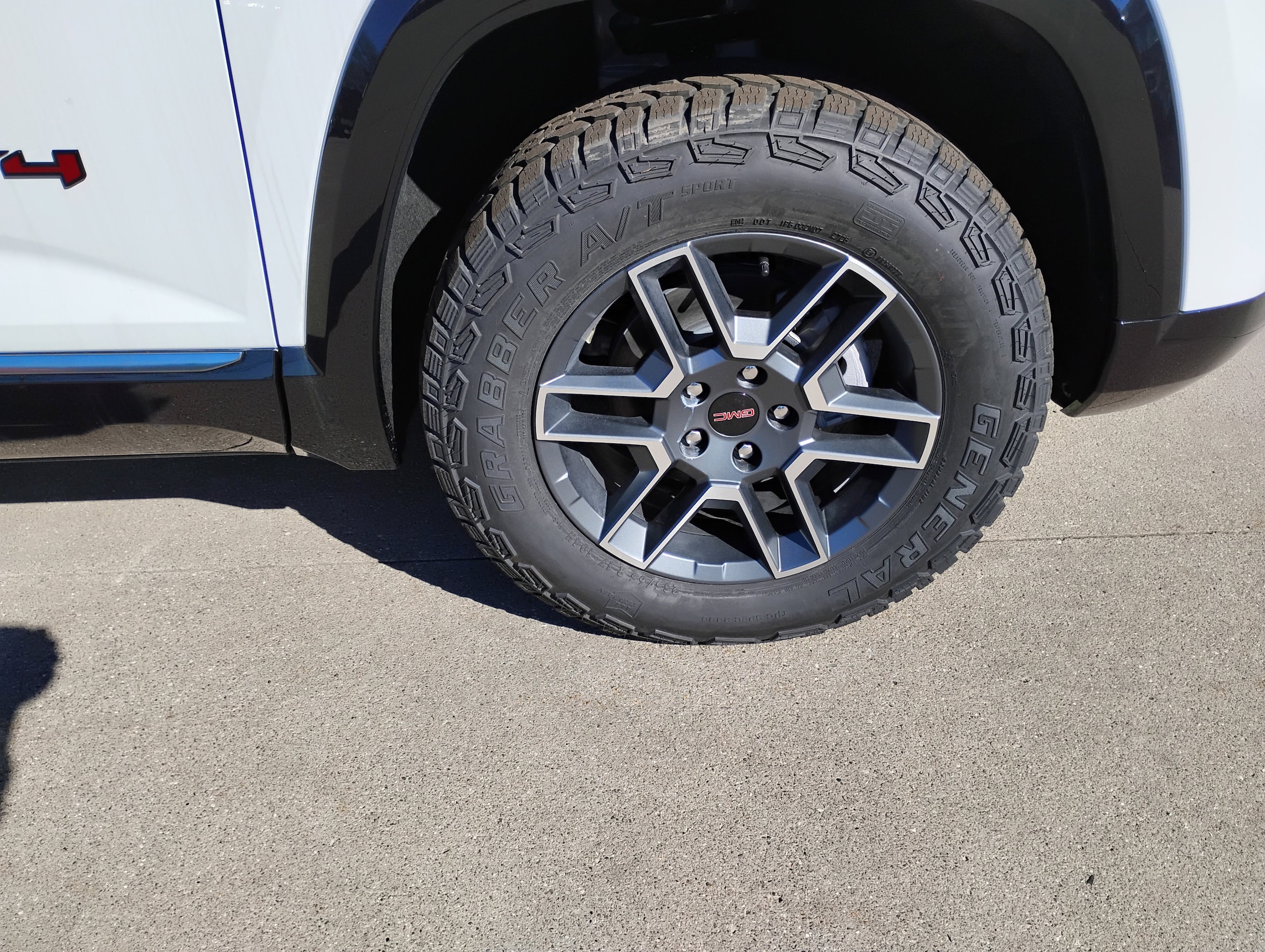 2026 GMC Terrain AT4 - Photo 27