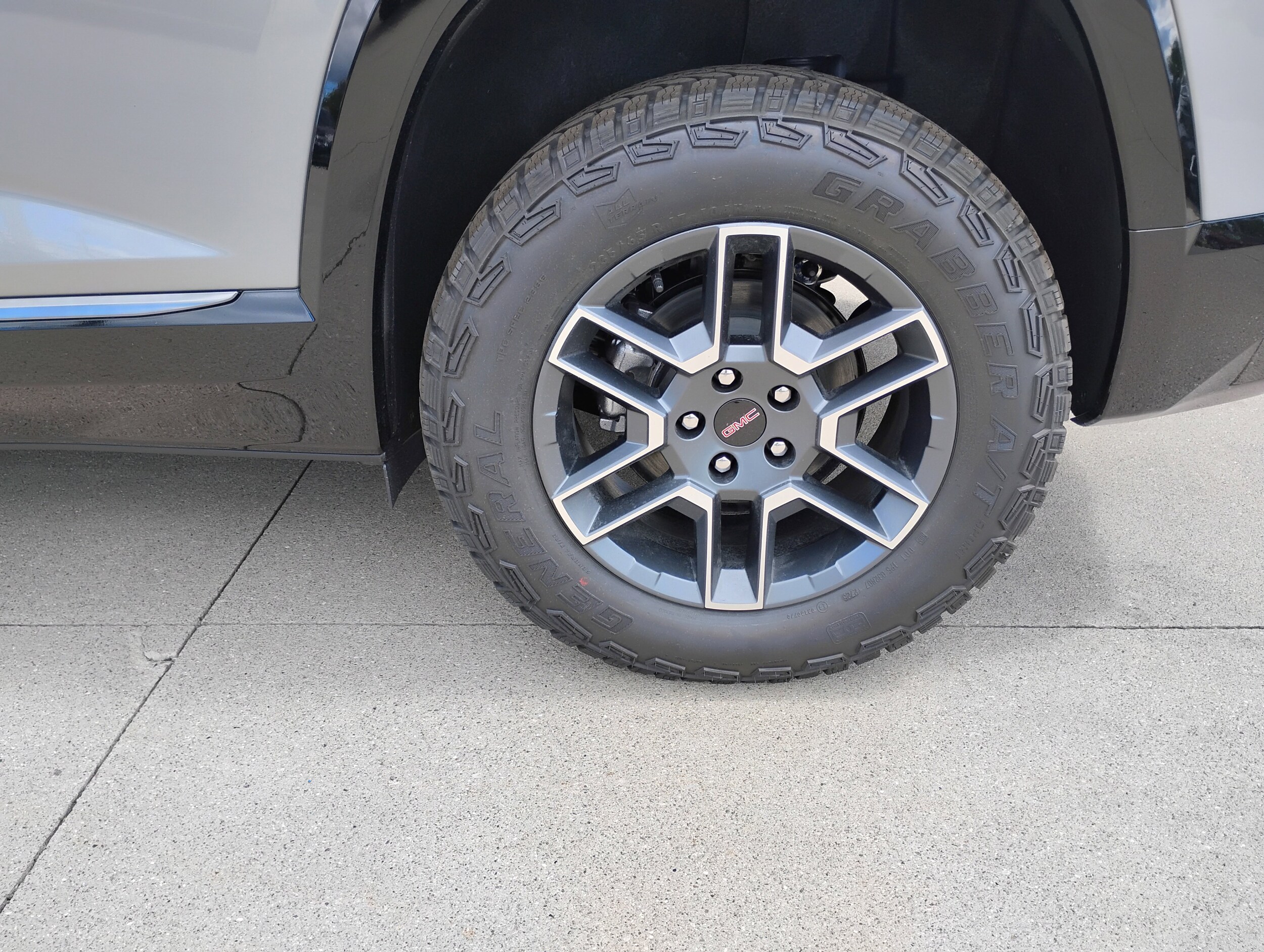 2026 GMC Terrain AT4 - Photo 25