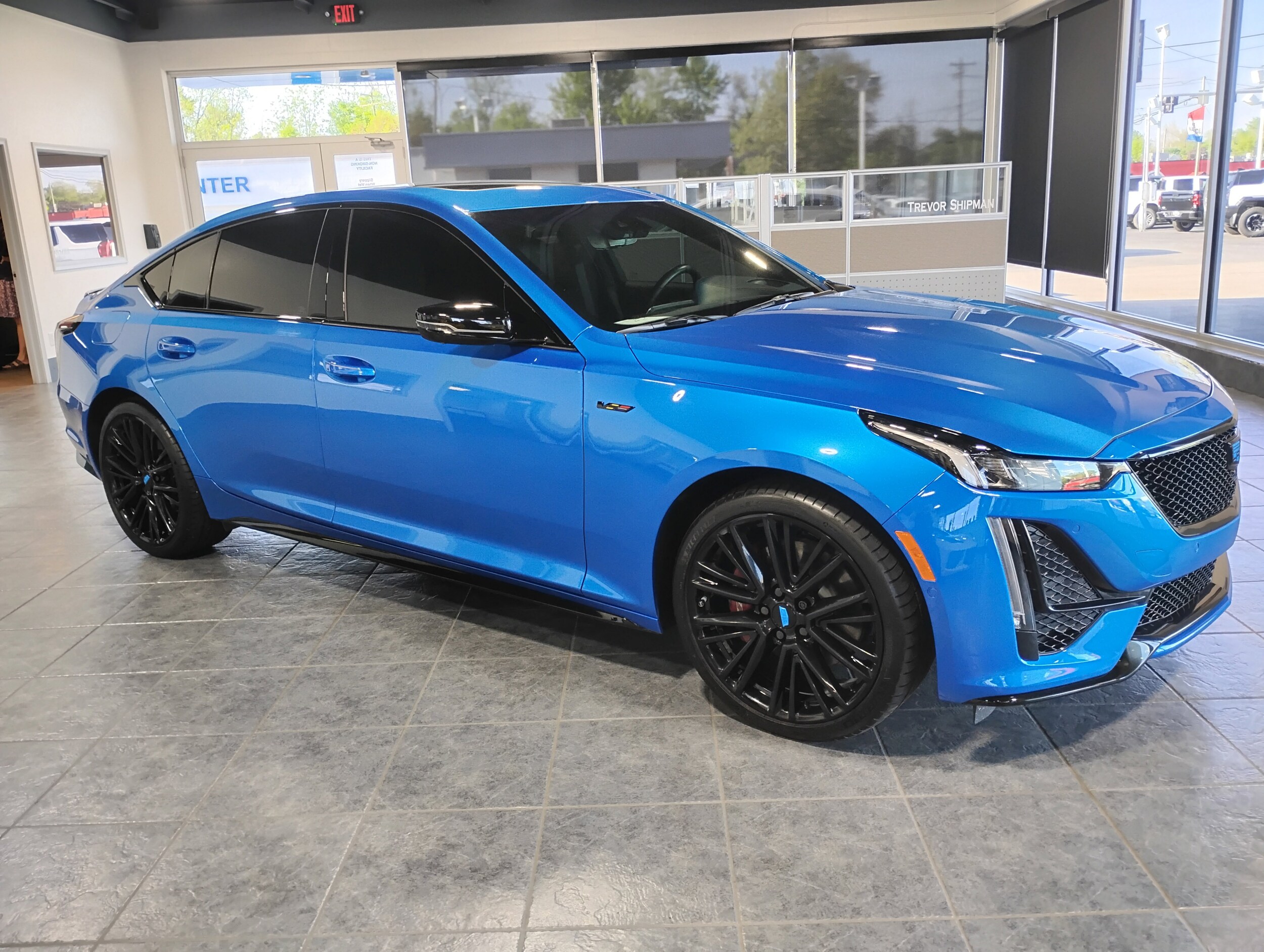 2024 Cadillac CT5 V photo 2