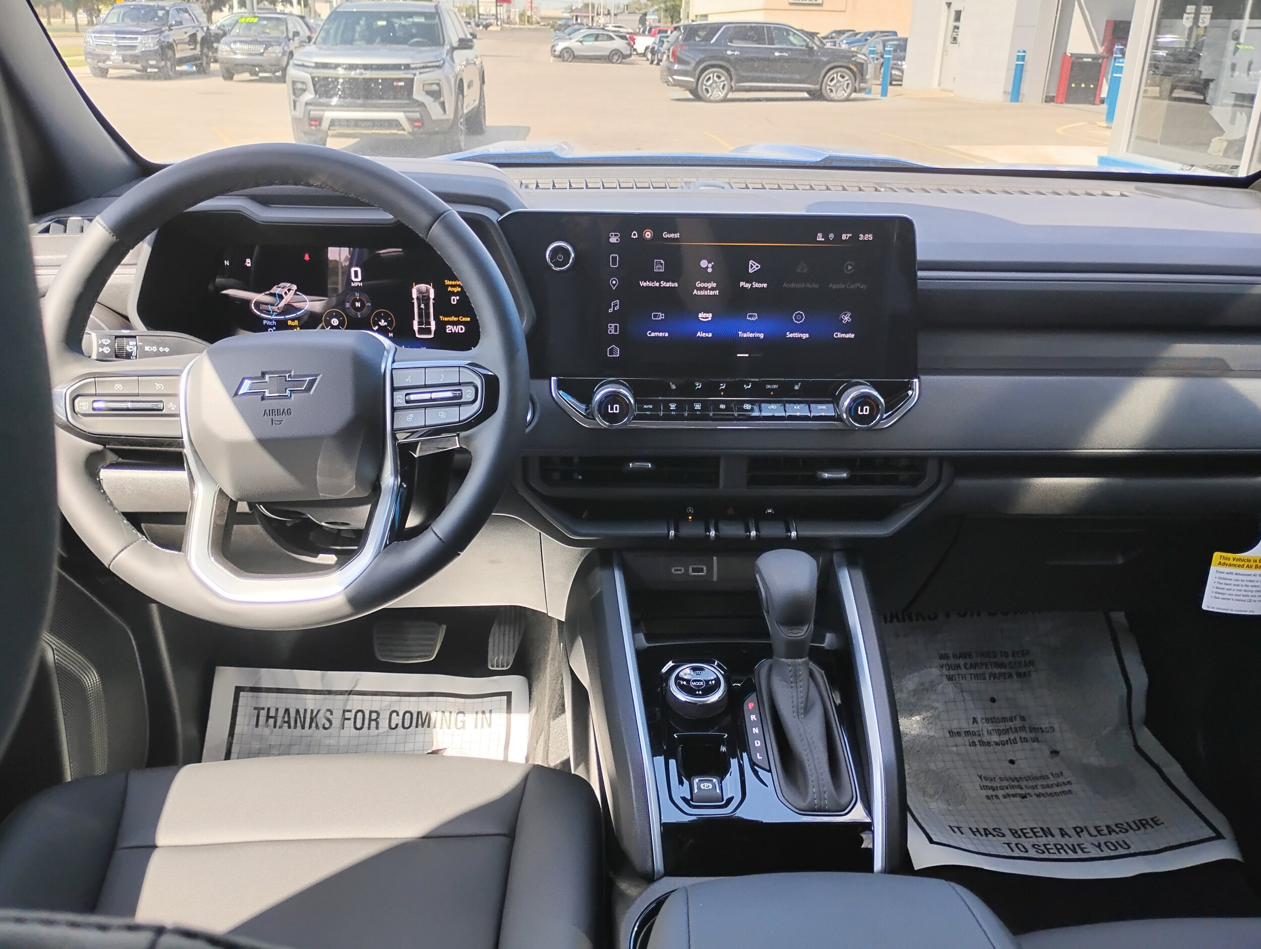 2025 Chevrolet Colorado Trail Boss photo 2