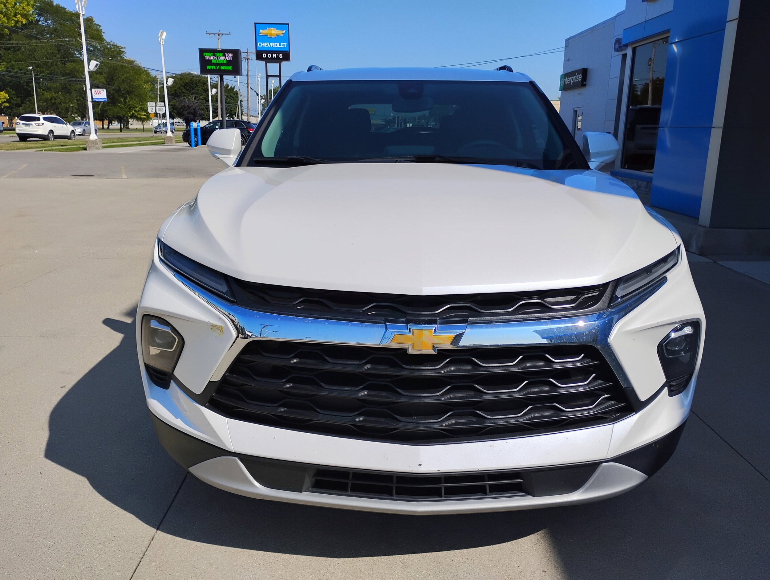 2023 Chevrolet Blazer 2LT photo 2