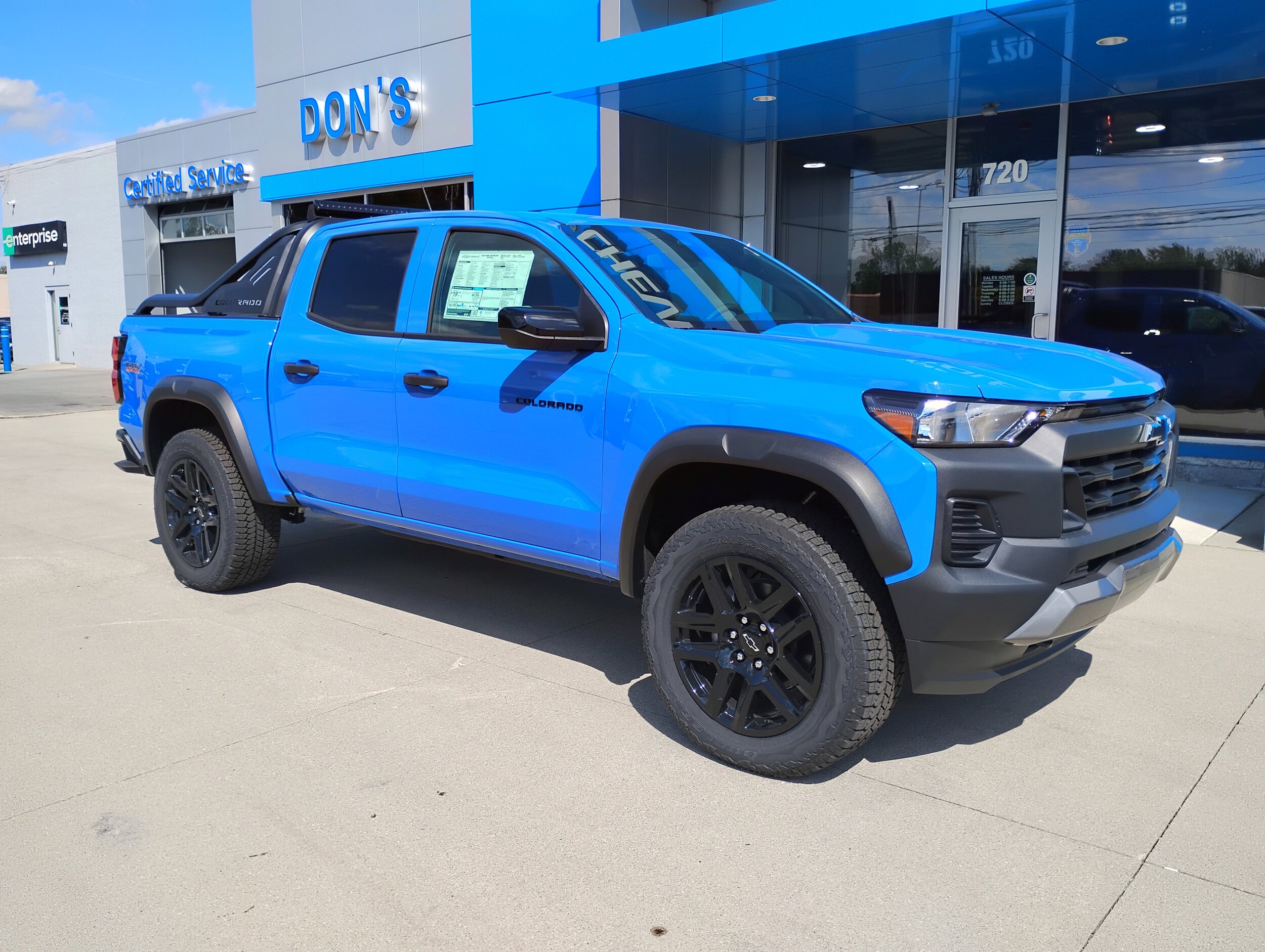 2025 Chevrolet Colorado Trail Boss photo 3