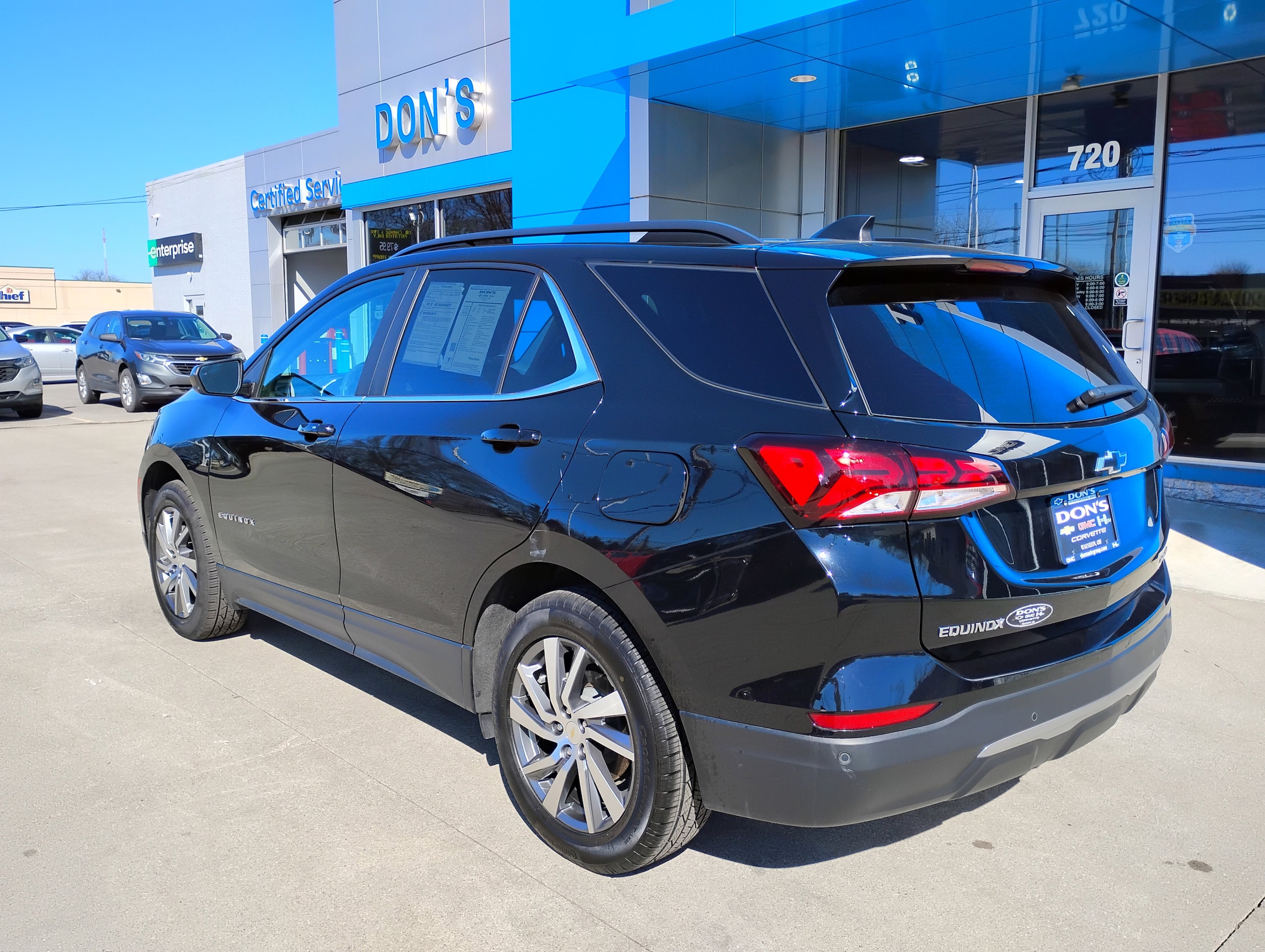 Used 2022 Chevrolet Equinox LT with VIN 3GNAXUEV5NL312568 for sale in Wauseon, OH