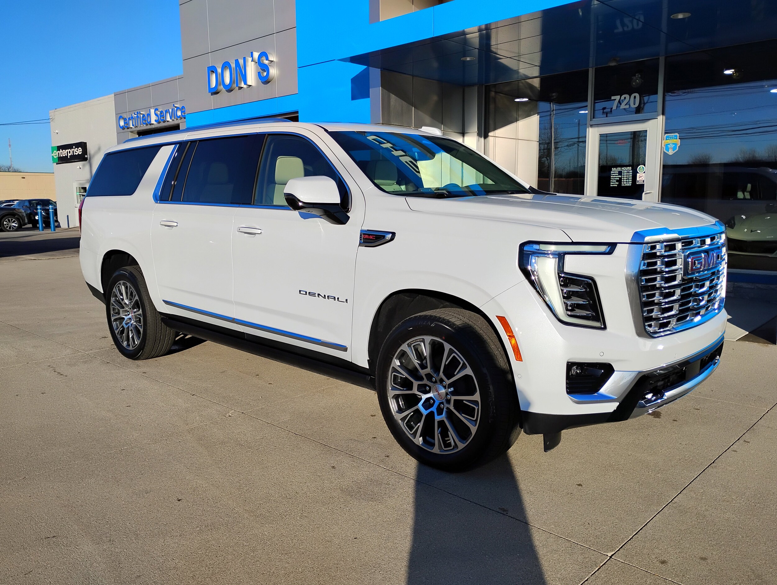 2026 Gmc Yukon XL Denali photo 2