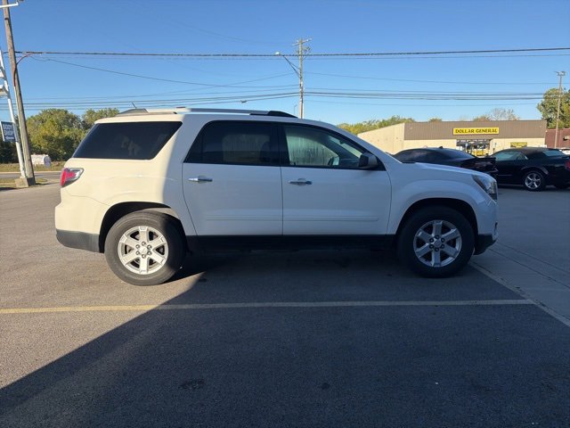 2014 Gmc Acadia SLE photo 2