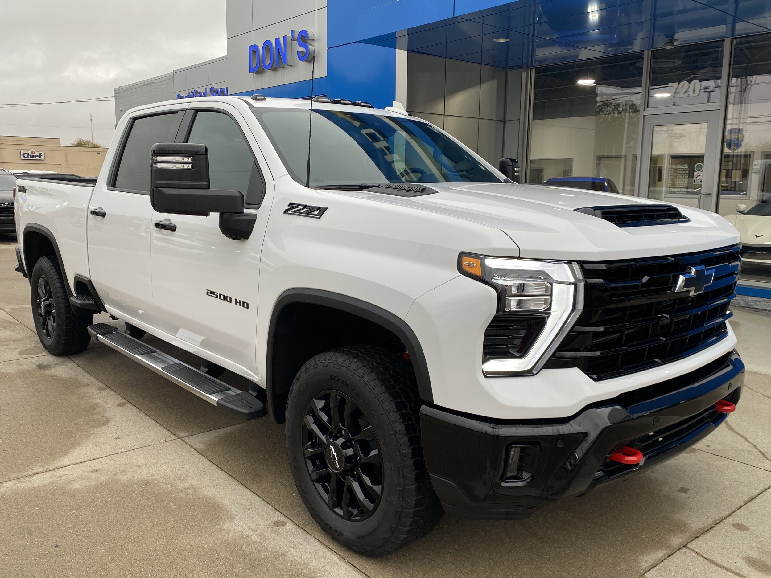 2026 Chevrolet Silverado 2500HD LTZ photo 3