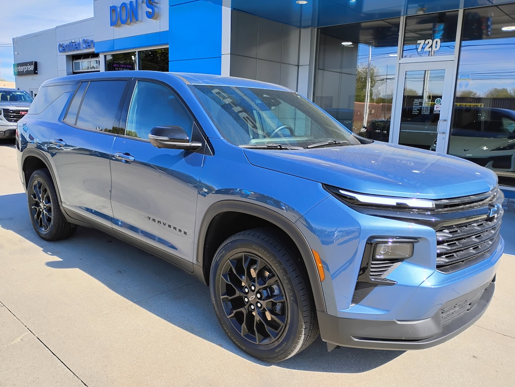 Used 2024 Chevrolet Traverse LS w/1LS SUV