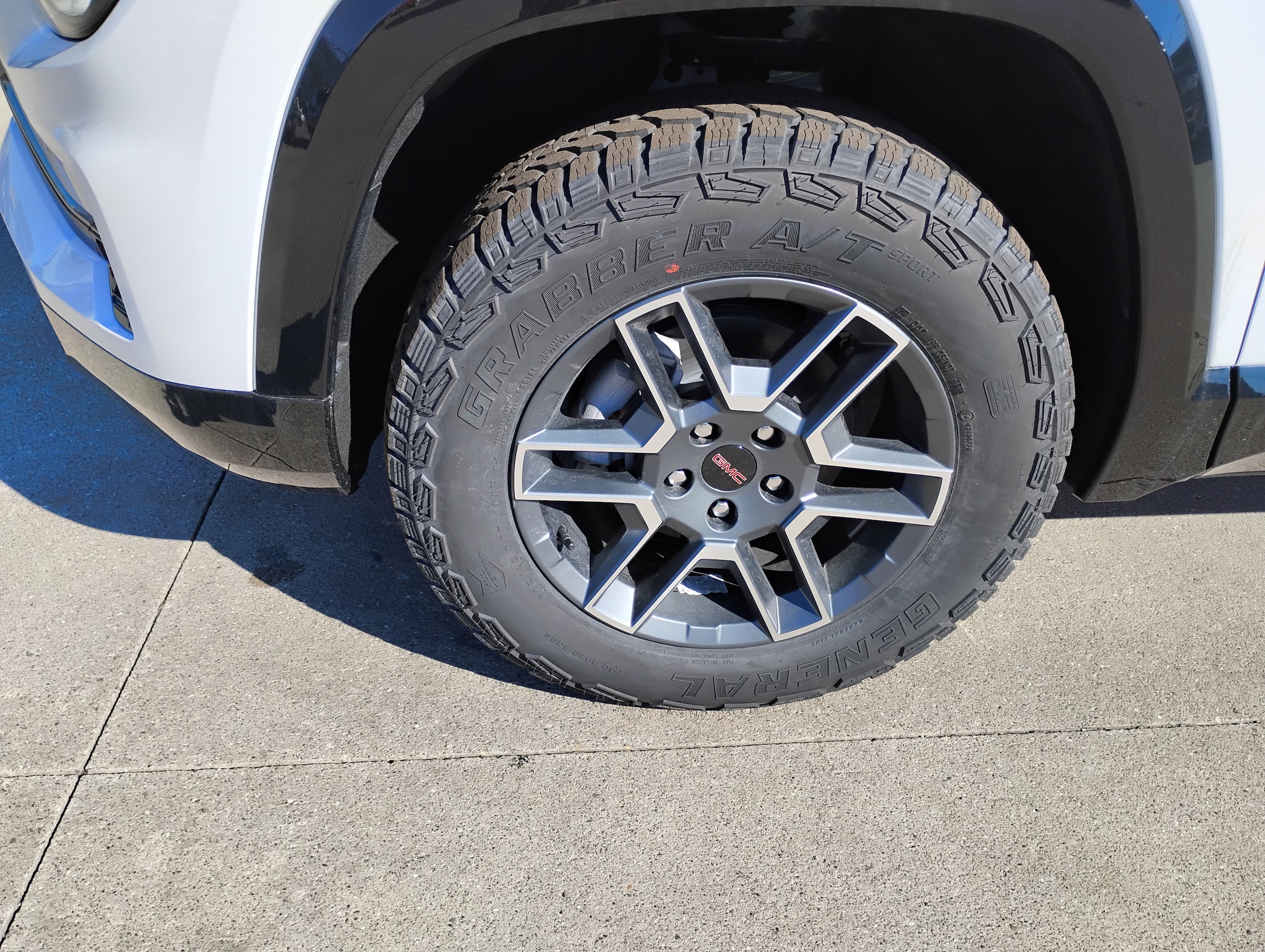 2026 GMC Terrain AT4 - Photo 23