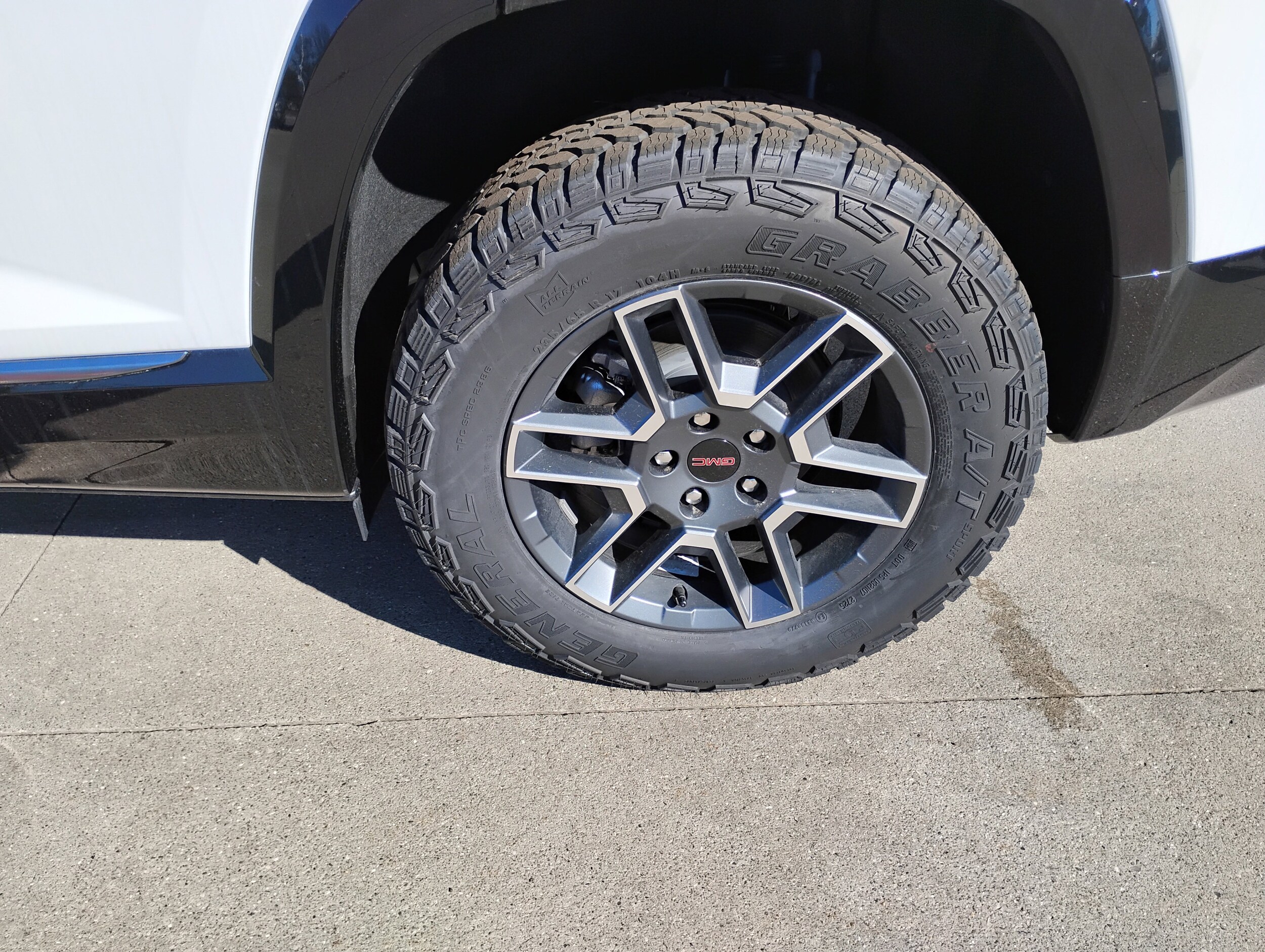 2026 GMC Terrain AT4 - Photo 24
