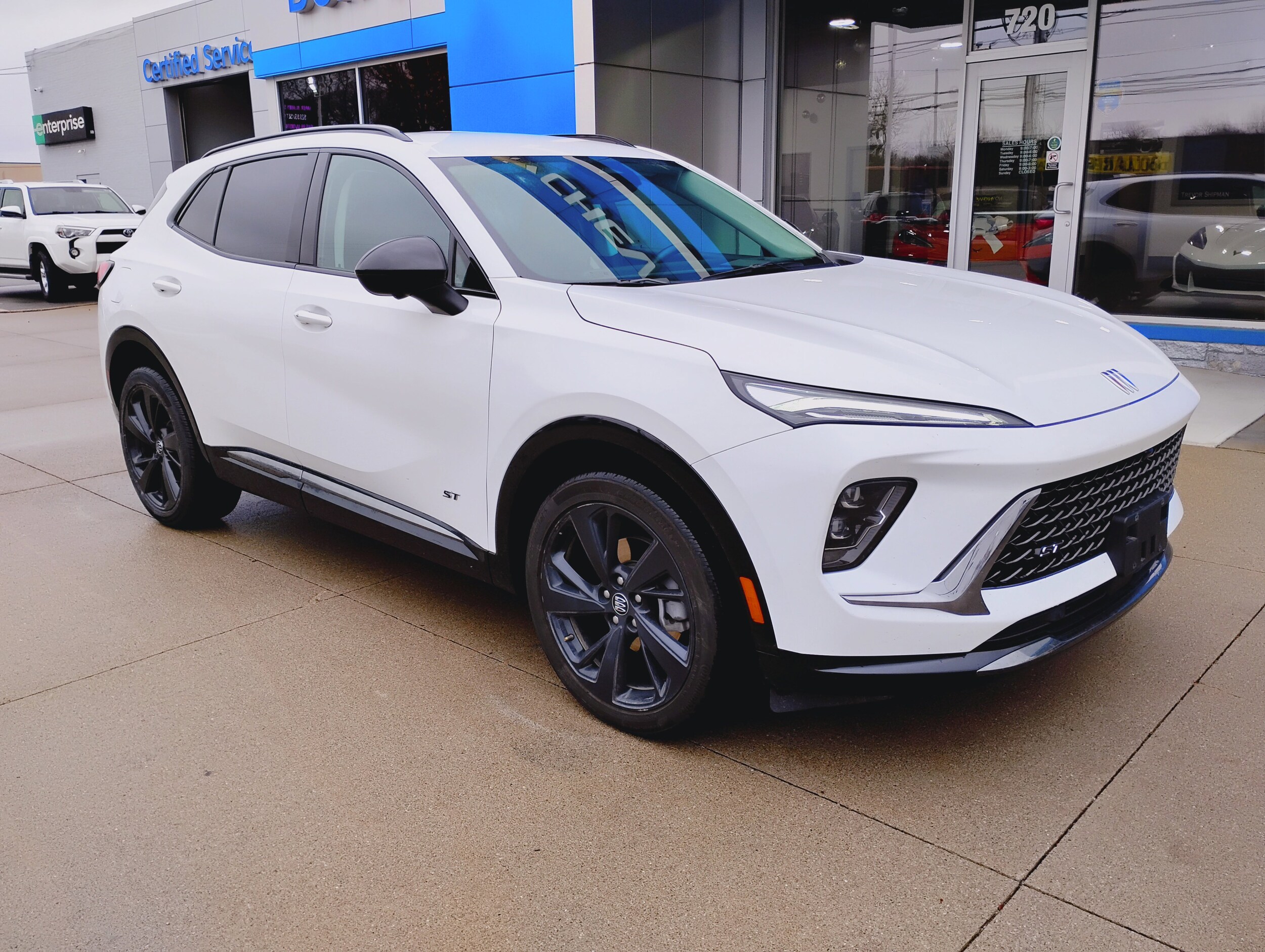 2025 Buick Envision Sport Touring photo 3