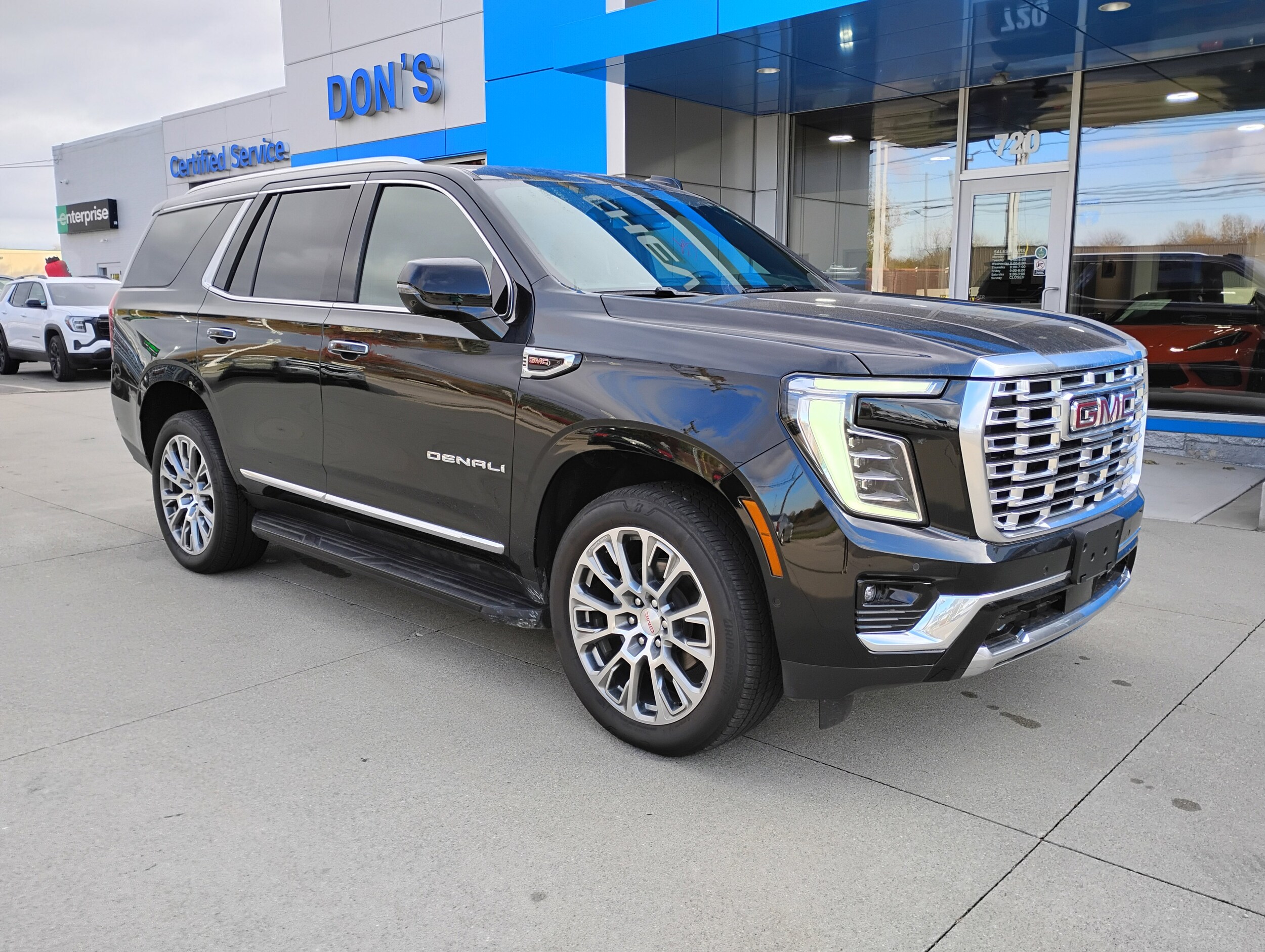 2025 Gmc Yukon Denali photo 2