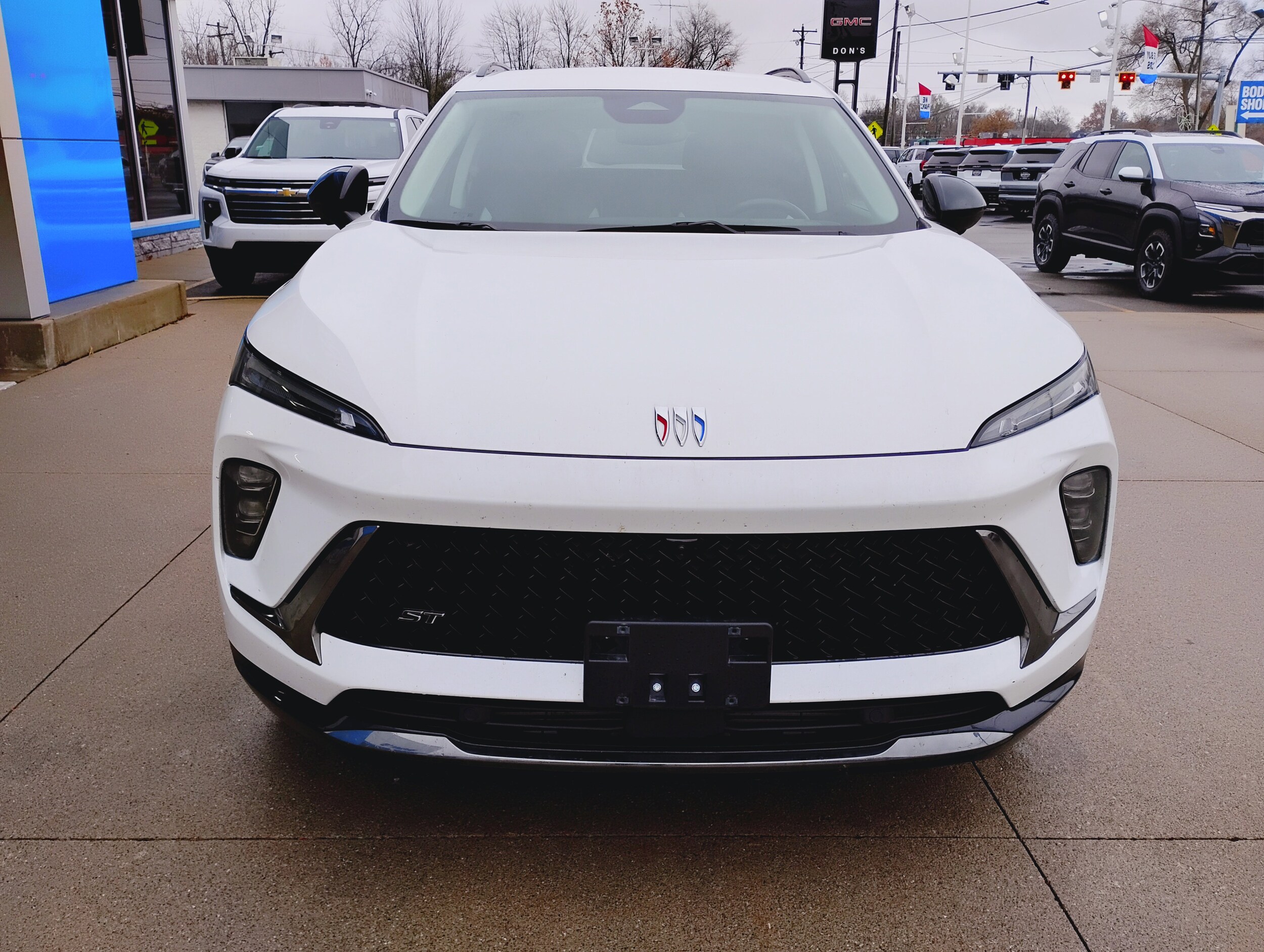 2025 Buick Envision Sport Touring photo 2