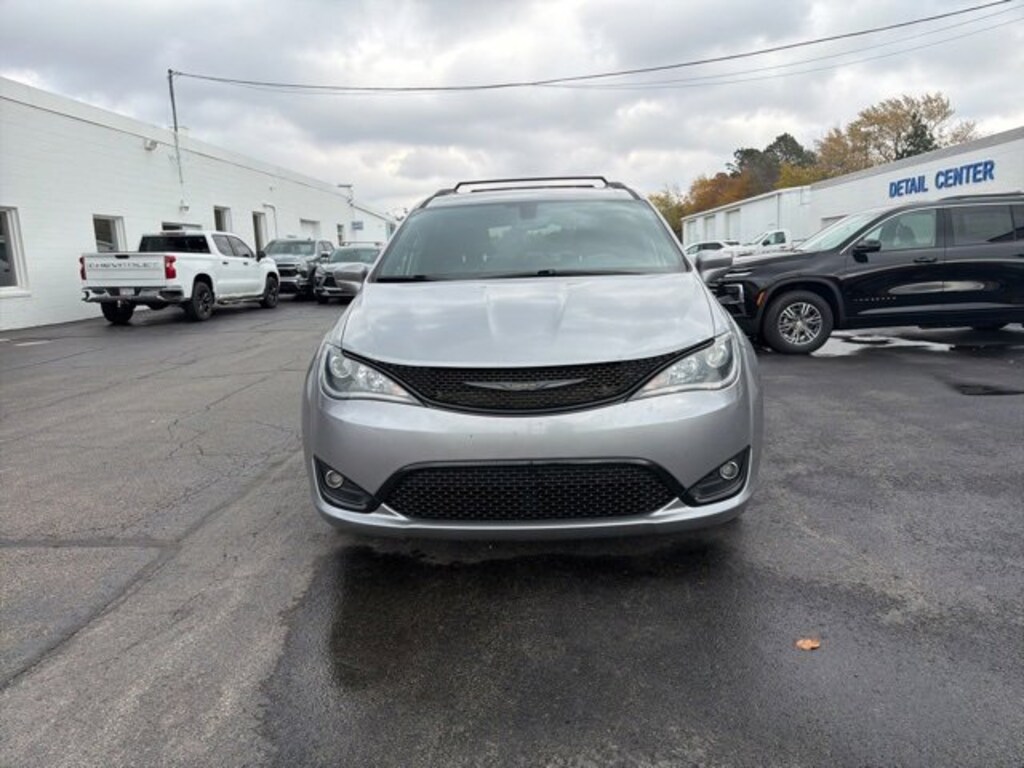 Used 2020 Chrysler Pacifica Touring L Van Passenger Van