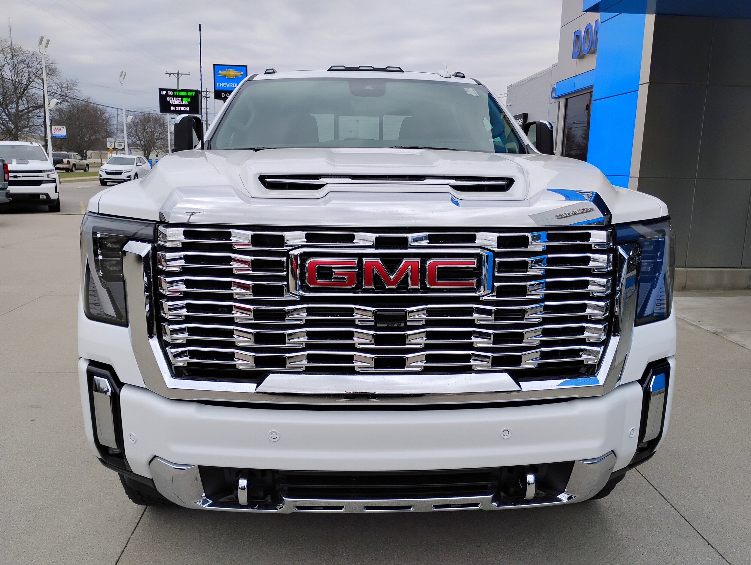 2025 Gmc Sierra 2500 HD Denali photo 2
