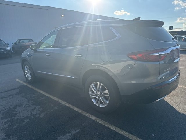 2018 Buick Enclave Essence photo 2