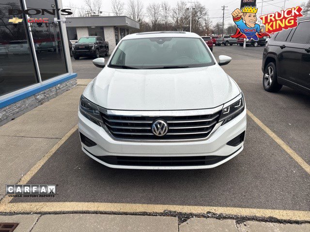 2021 Volkswagen Passat SE's photo
