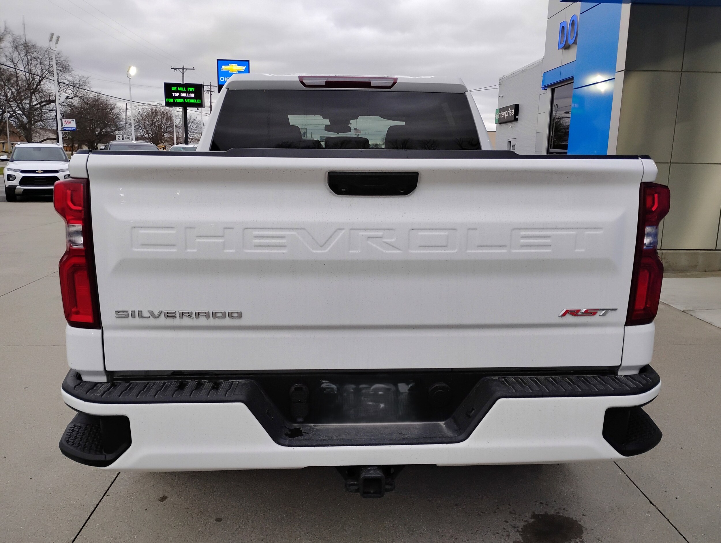 2023 Chevrolet Silverado 1500 RST photo 3