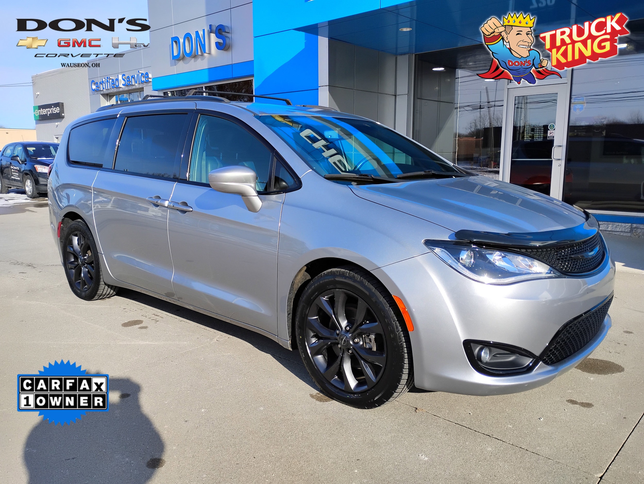 2020 Chrysler Pacifica Touring L's photo