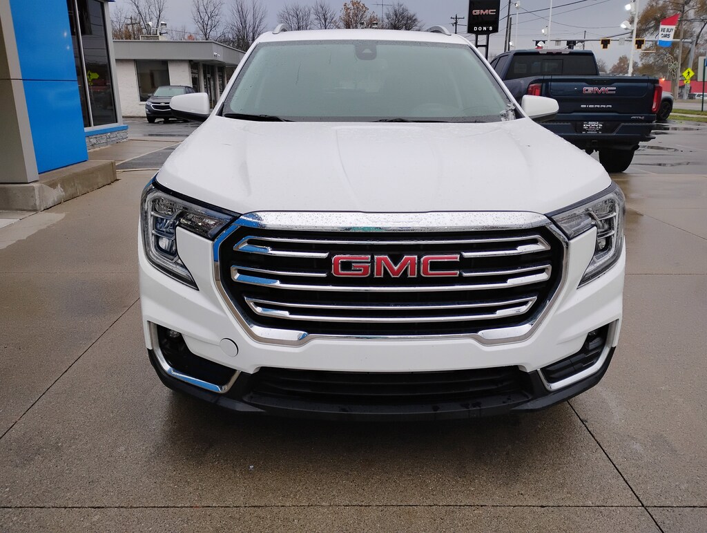 Used 2024 GMC Terrain SLT SUV