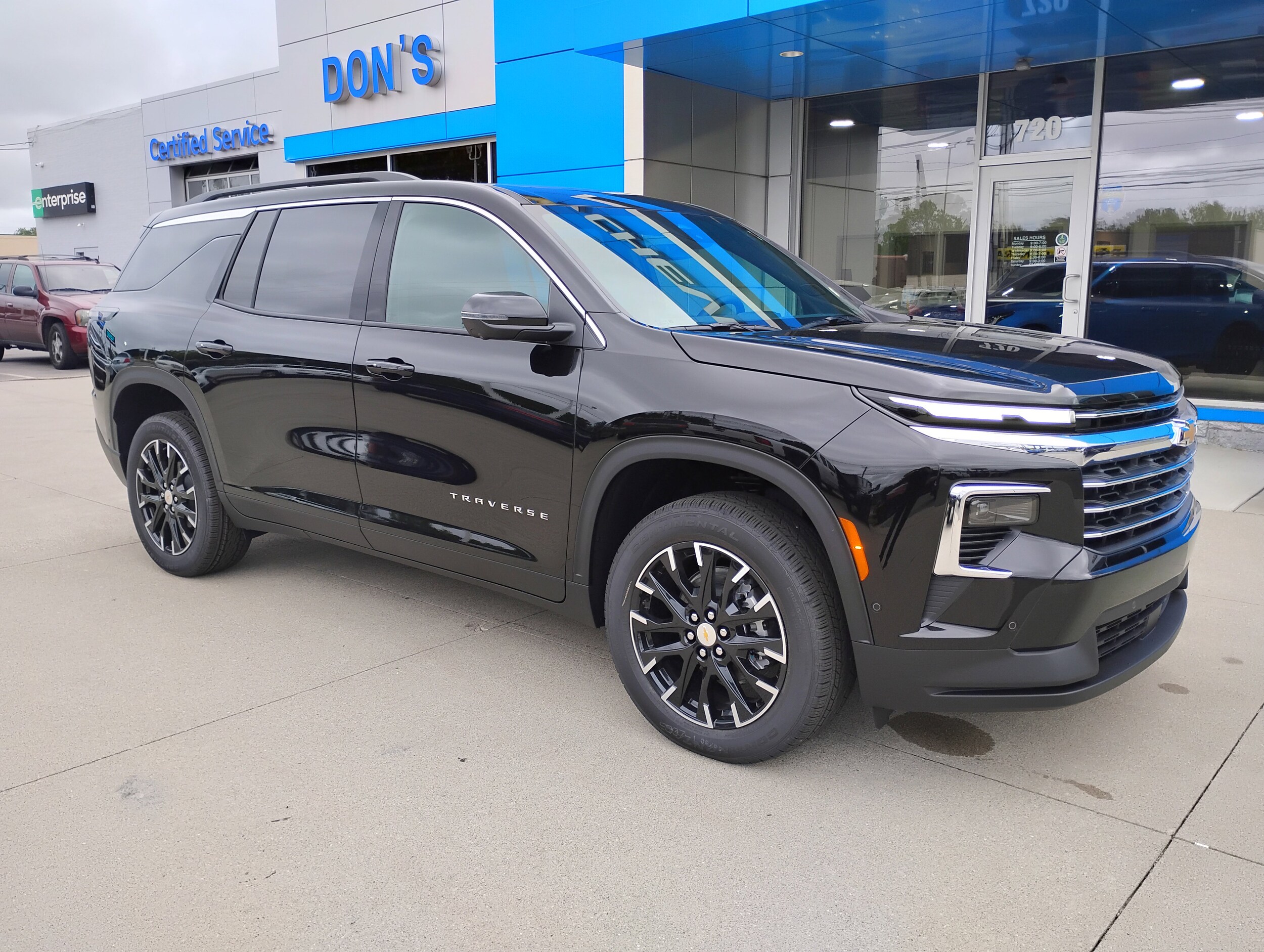2026 Chevrolet Traverse photo 3