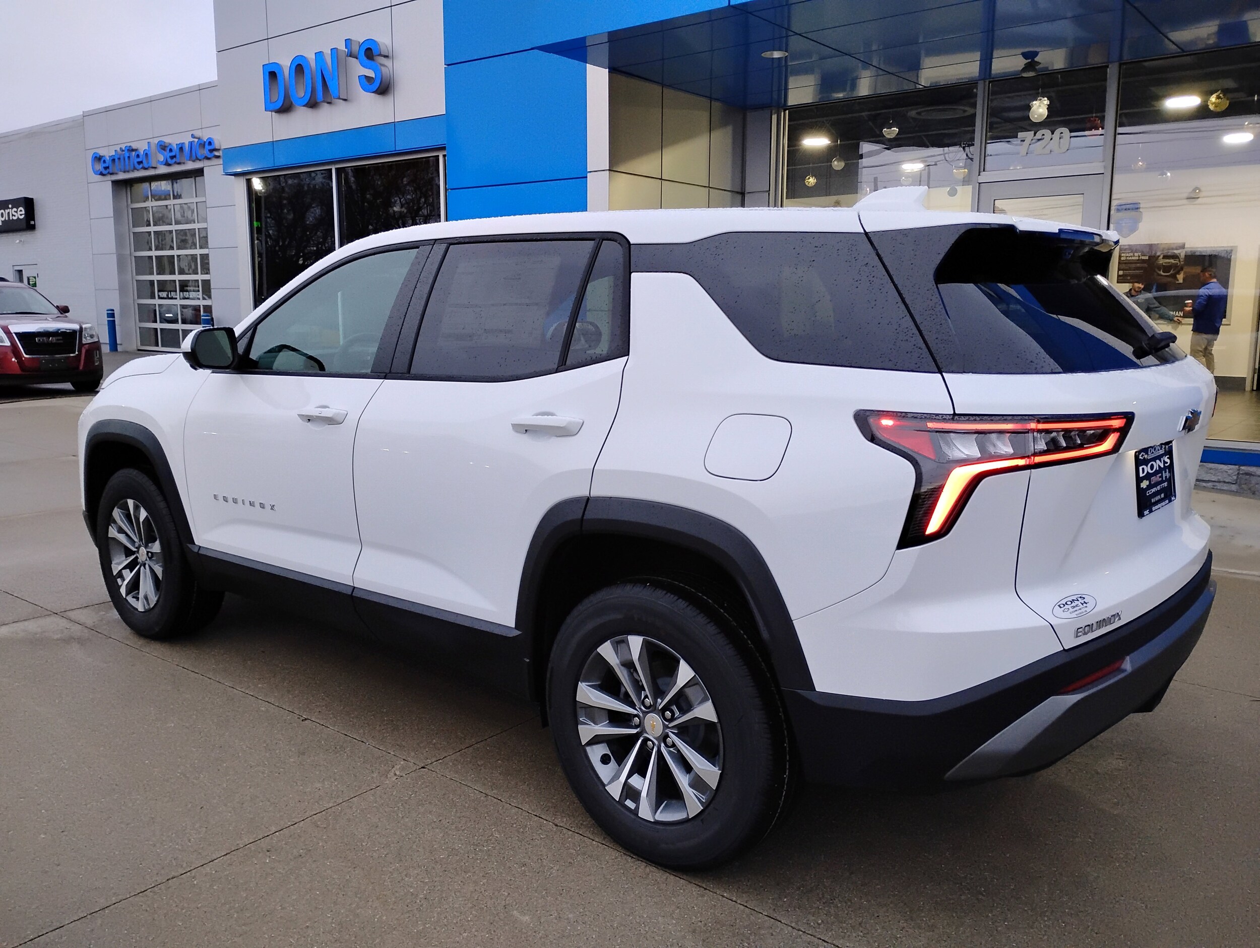 2026 Chevrolet Equinox LT photo 2