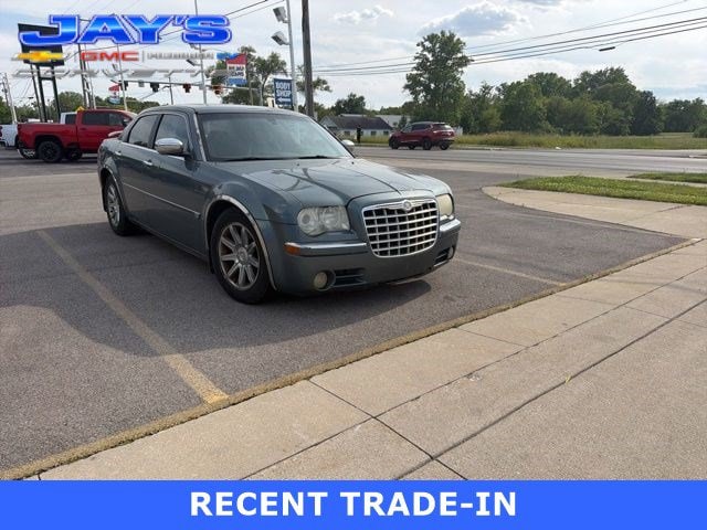2005 Chrysler 300 C's photo