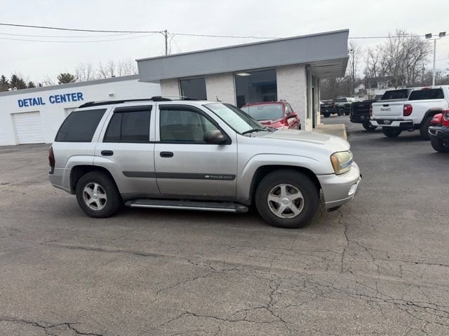Used 2004 Chevrolet TrailBlazer LS with VIN 1GNDT13SX42147052 for sale in Wauseon, OH