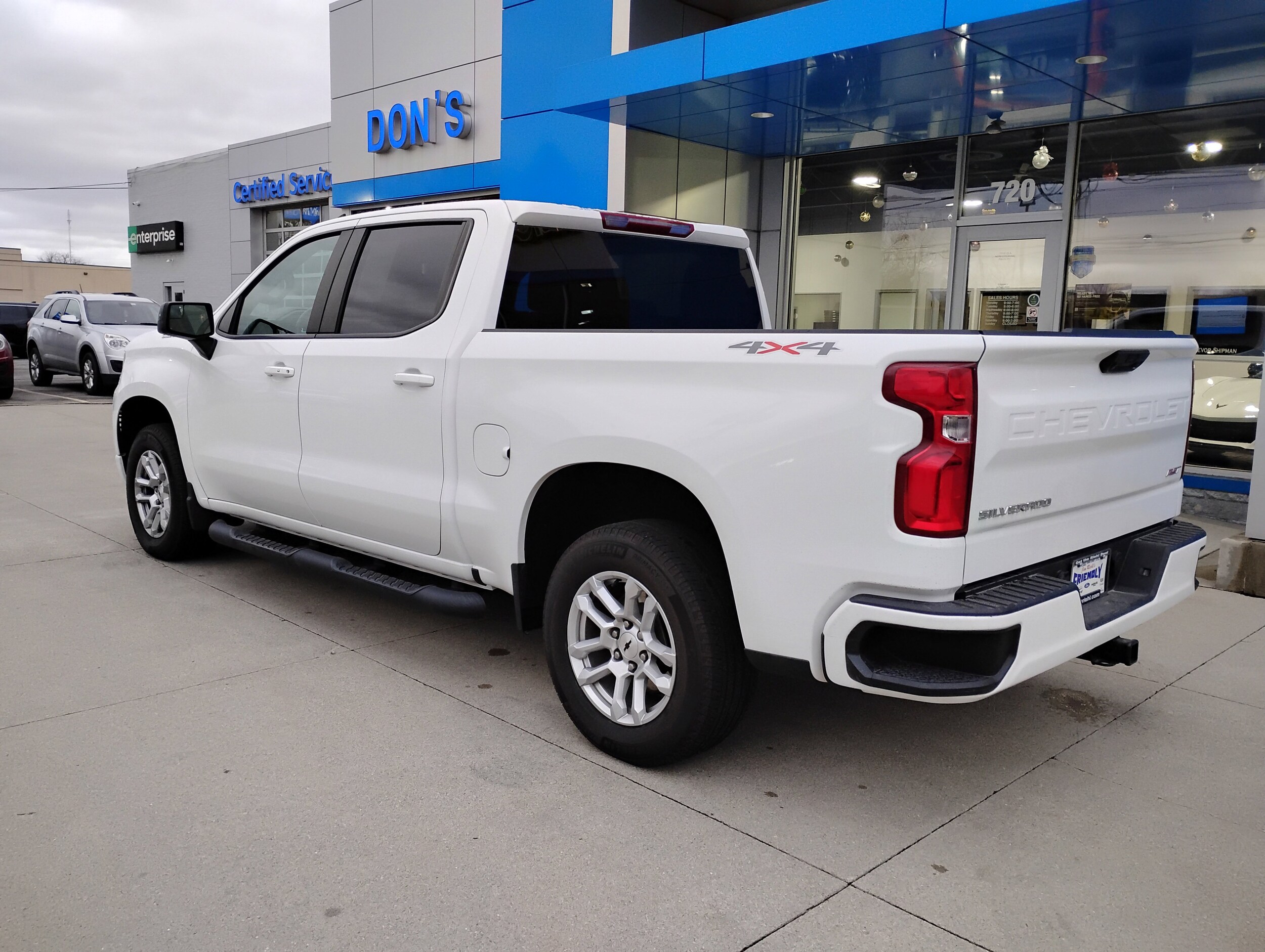 2023 Chevrolet Silverado 1500 RST photo 2