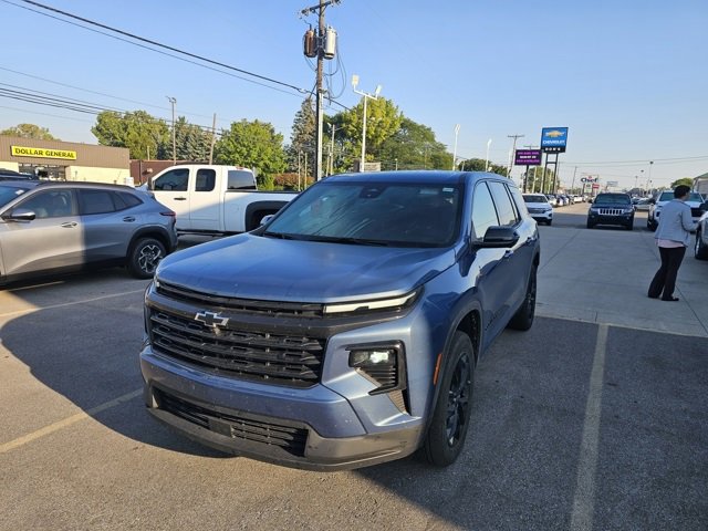 2024 Chevrolet Traverse 1LS photo 2