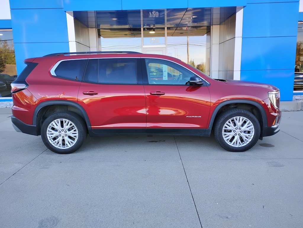 Used 2024 GMC Acadia Elevation SUV