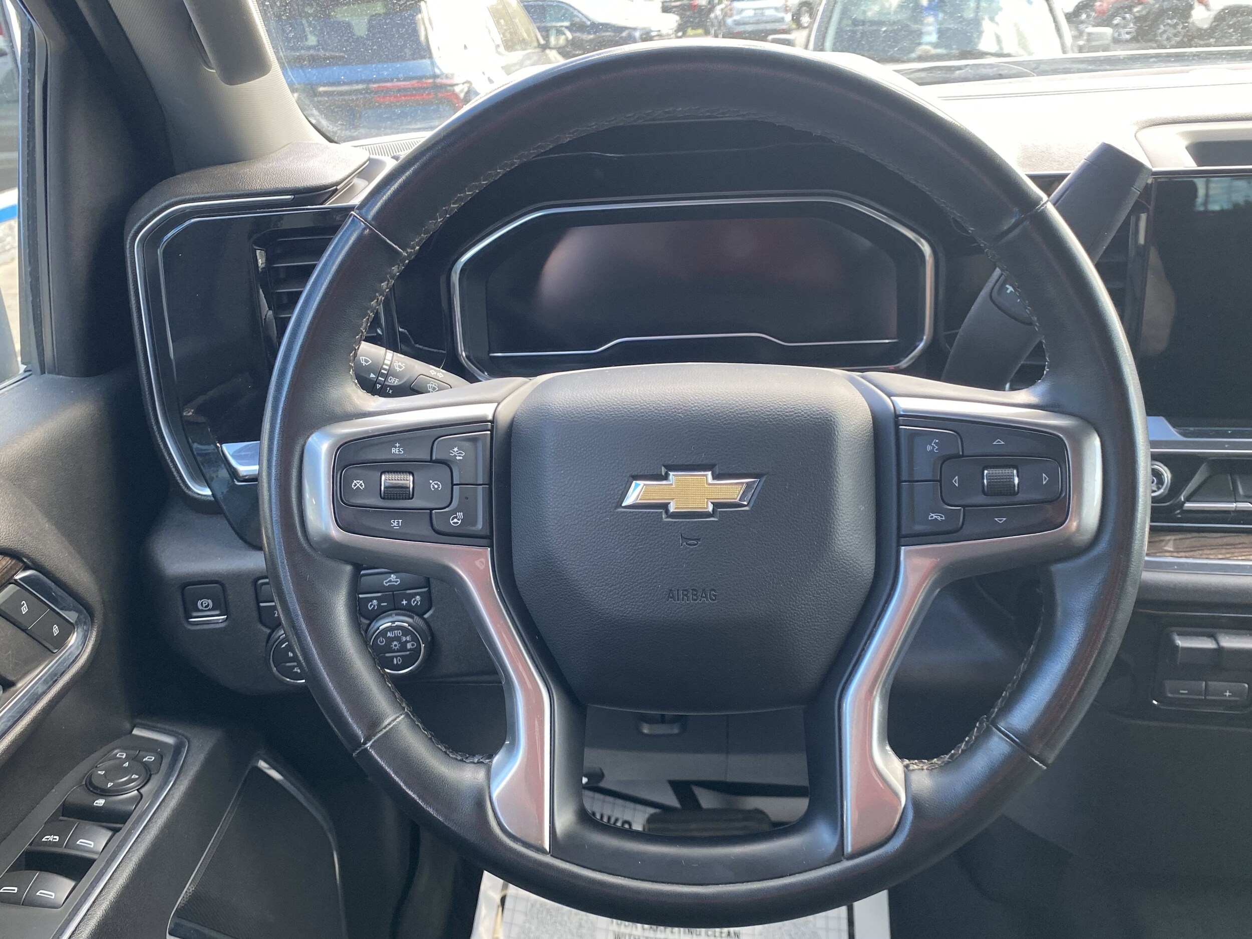 2024 Chevrolet Silverado 2500HD LT photo 2