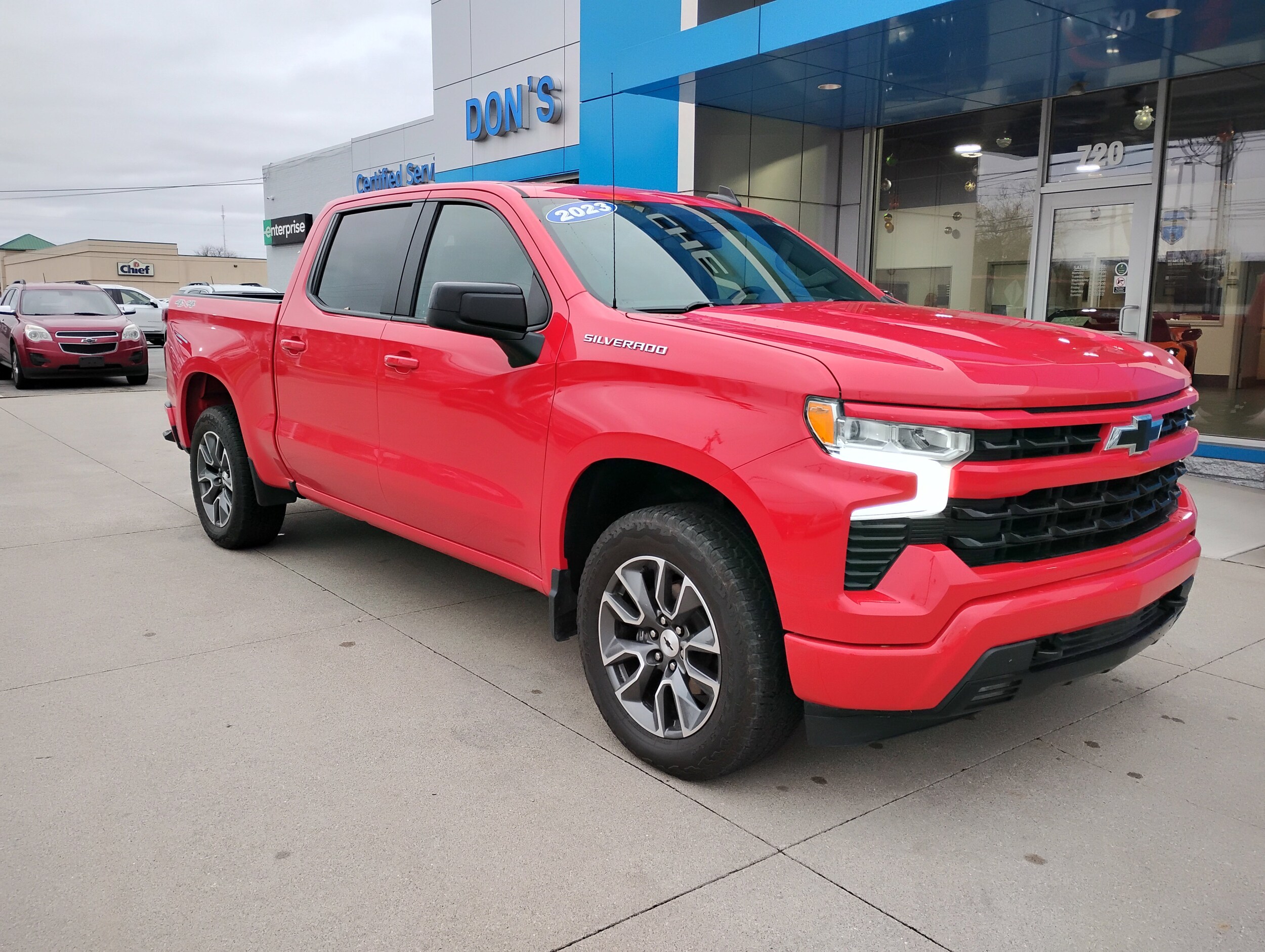 2023 Chevrolet Silverado 1500 RST photo 3