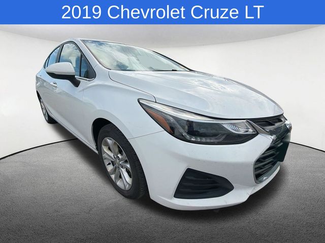 Thumbnail: 2019 Chevrolet Cruze - 10