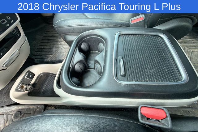 Thumbnail: 2018 Chrysler Pacifica - 18
