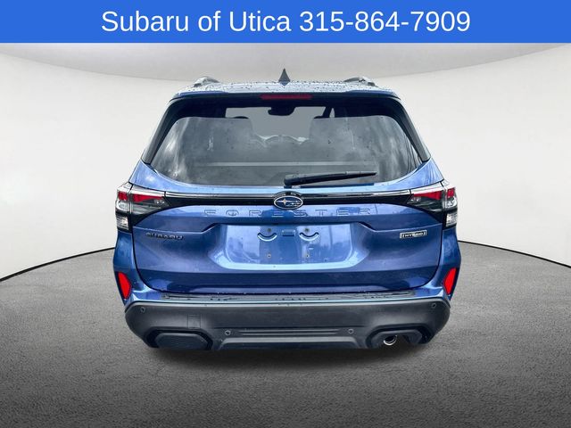 2025 Subaru Forester Touring 13