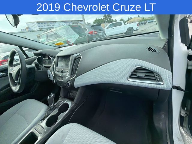 Thumbnail: 2019 Chevrolet Cruze - 16