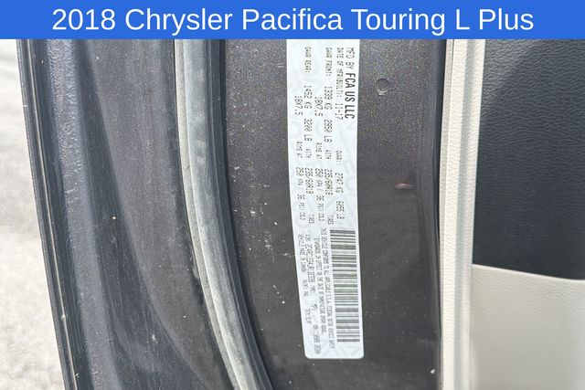 Thumbnail: 2018 Chrysler Pacifica - 22
