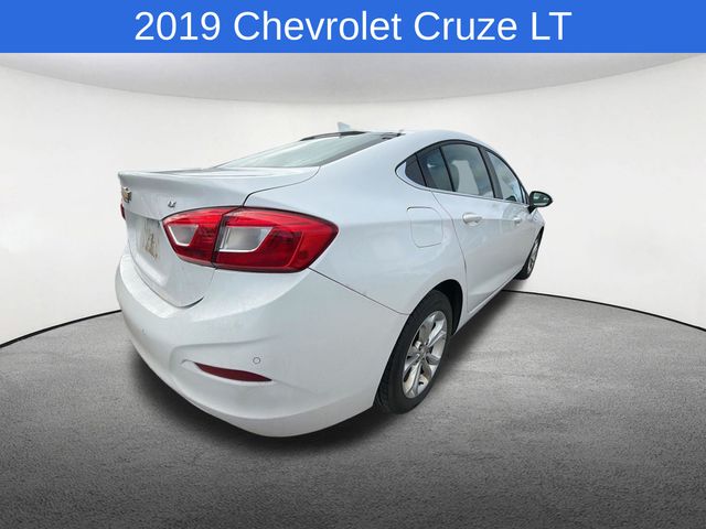 Thumbnail: 2019 Chevrolet Cruze - 18