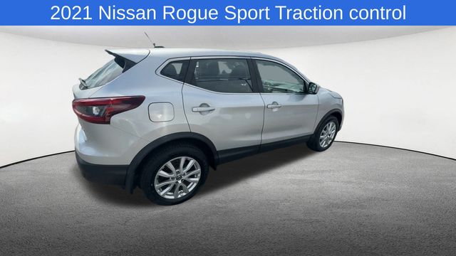 Thumbnail: 2021 Nissan Rogue Sport - 10