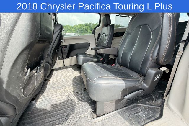 Thumbnail: 2018 Chrysler Pacifica - 14