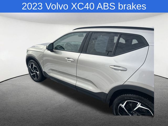 Thumbnail: 2023 Volvo XC40 - 20