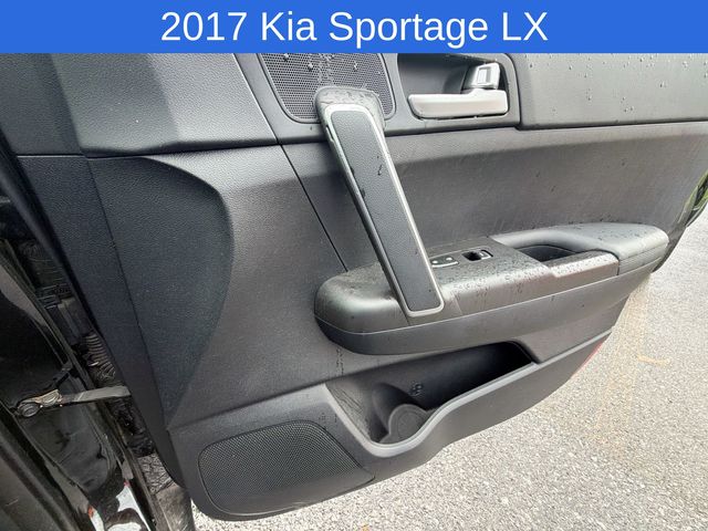 Thumbnail: 2017 Kia Sportage - 17