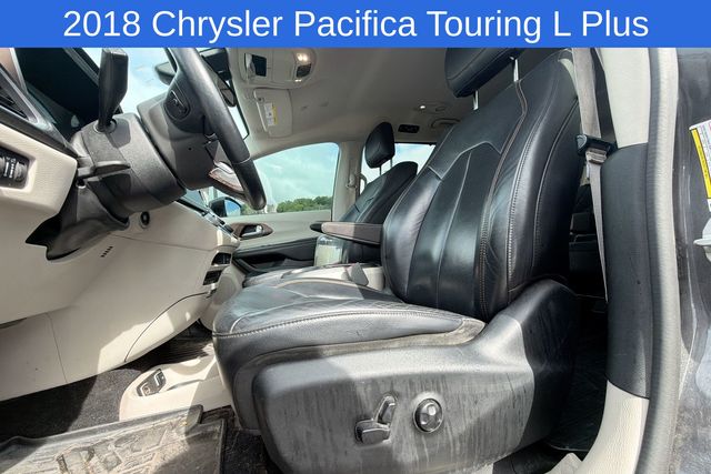 Thumbnail: 2018 Chrysler Pacifica - 12