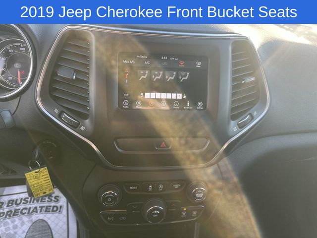 Thumbnail: 2019 Jeep Cherokee - 26