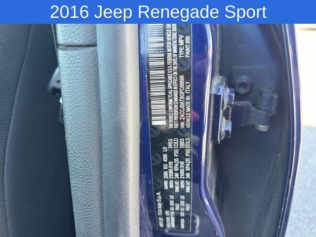 Thumbnail: 2016 Jeep Renegade - 22