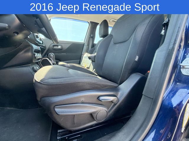 Thumbnail: 2016 Jeep Renegade - 12