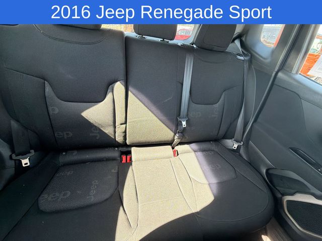 Thumbnail: 2016 Jeep Renegade - 14